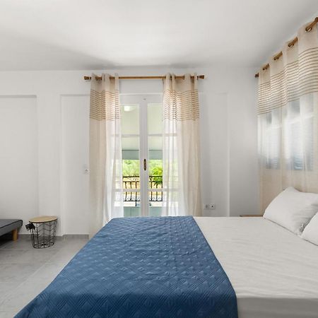 Nikolas Apartments Stoupa Lévktron Eksteriør billede