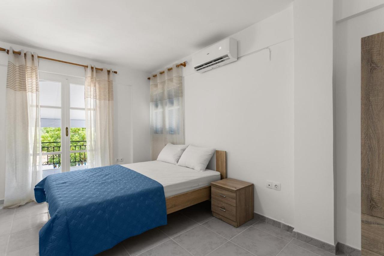 Nikolas Apartments Stoupa Lévktron Eksteriør billede