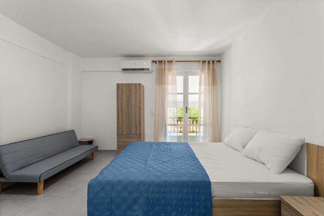 Nikolas Apartments Stoupa Lévktron Eksteriør billede