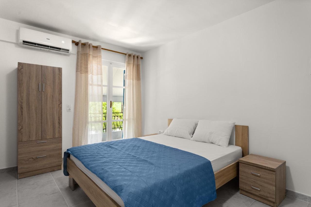 Nikolas Apartments Stoupa Lévktron Eksteriør billede