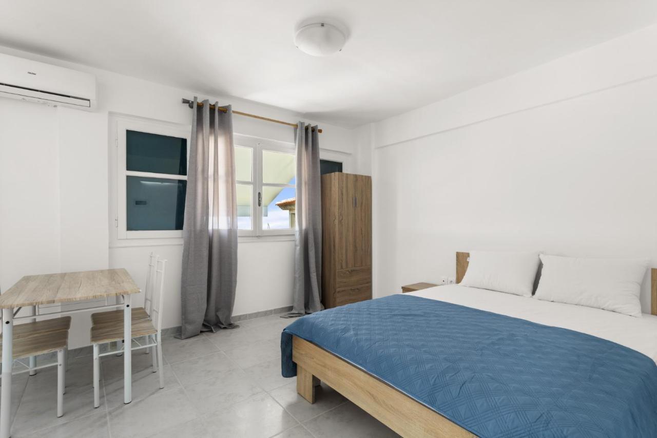 Nikolas Apartments Stoupa Lévktron Eksteriør billede